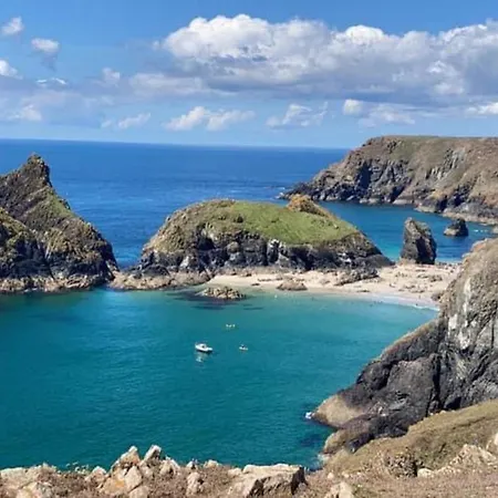 Holiday home Cosy Shepherds Hut Nr Kynance Cove