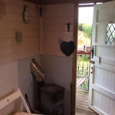Holiday home Cosy Shepherds Hut Nr Kynance Cove